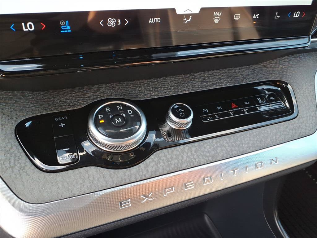 Certified 2025 Ford Expedition Tremor AWD/4WD image 14