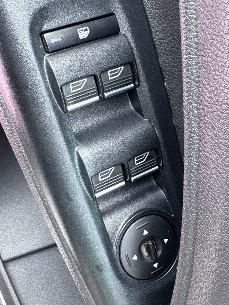 Certified 2018 Ford Transit Connect XLT image 25