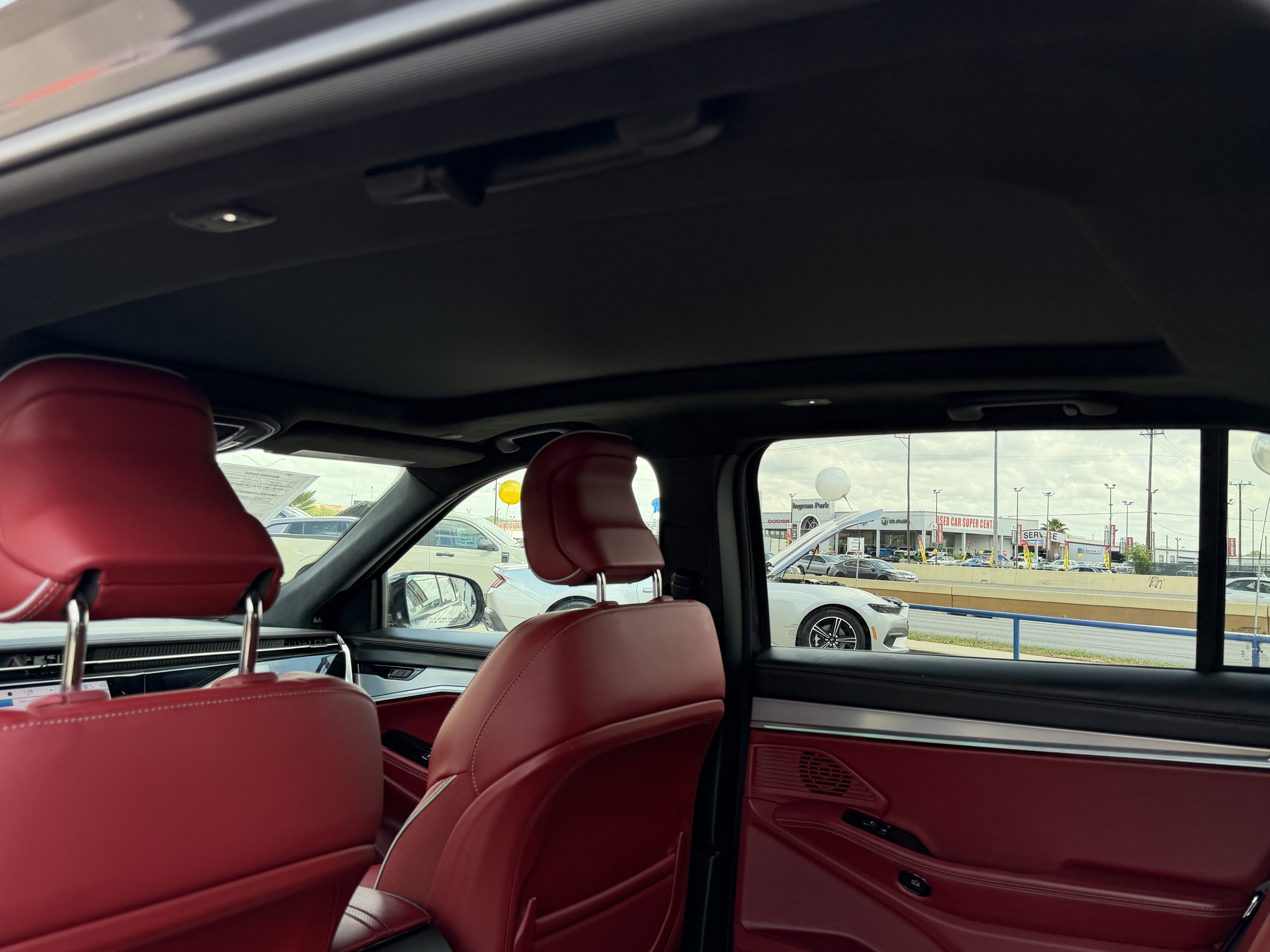 Used 2024 Jeep Wagoneer Launch Edition image 12