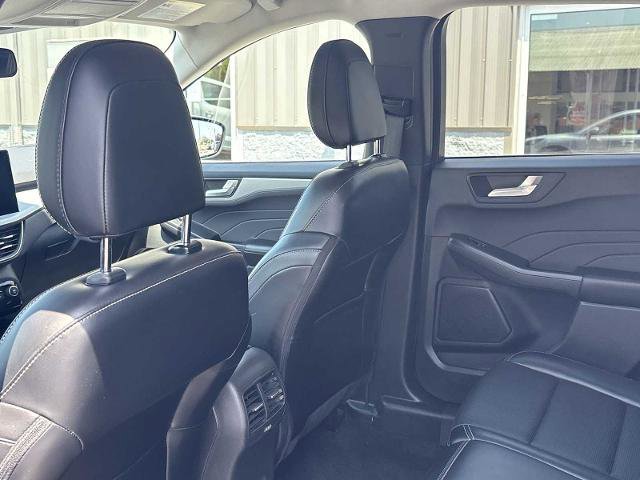 Certified 2024 Ford Escape Platinum AWD/4WD image 24