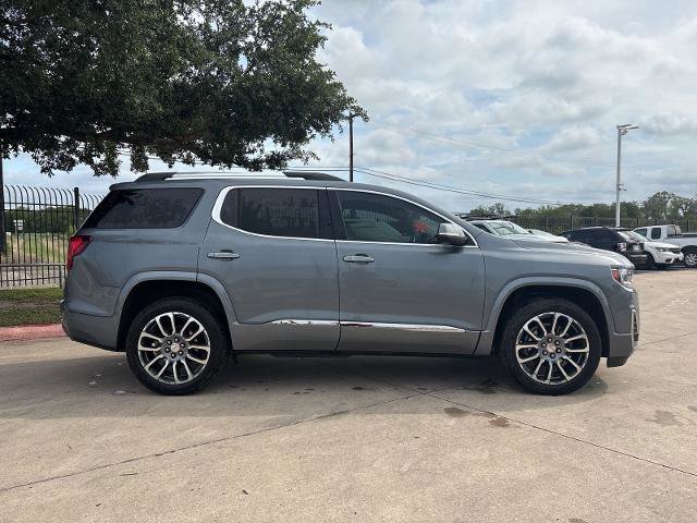 Used 2022 GMC Acadia Denali w/ Denali Technology Package FWD image 2