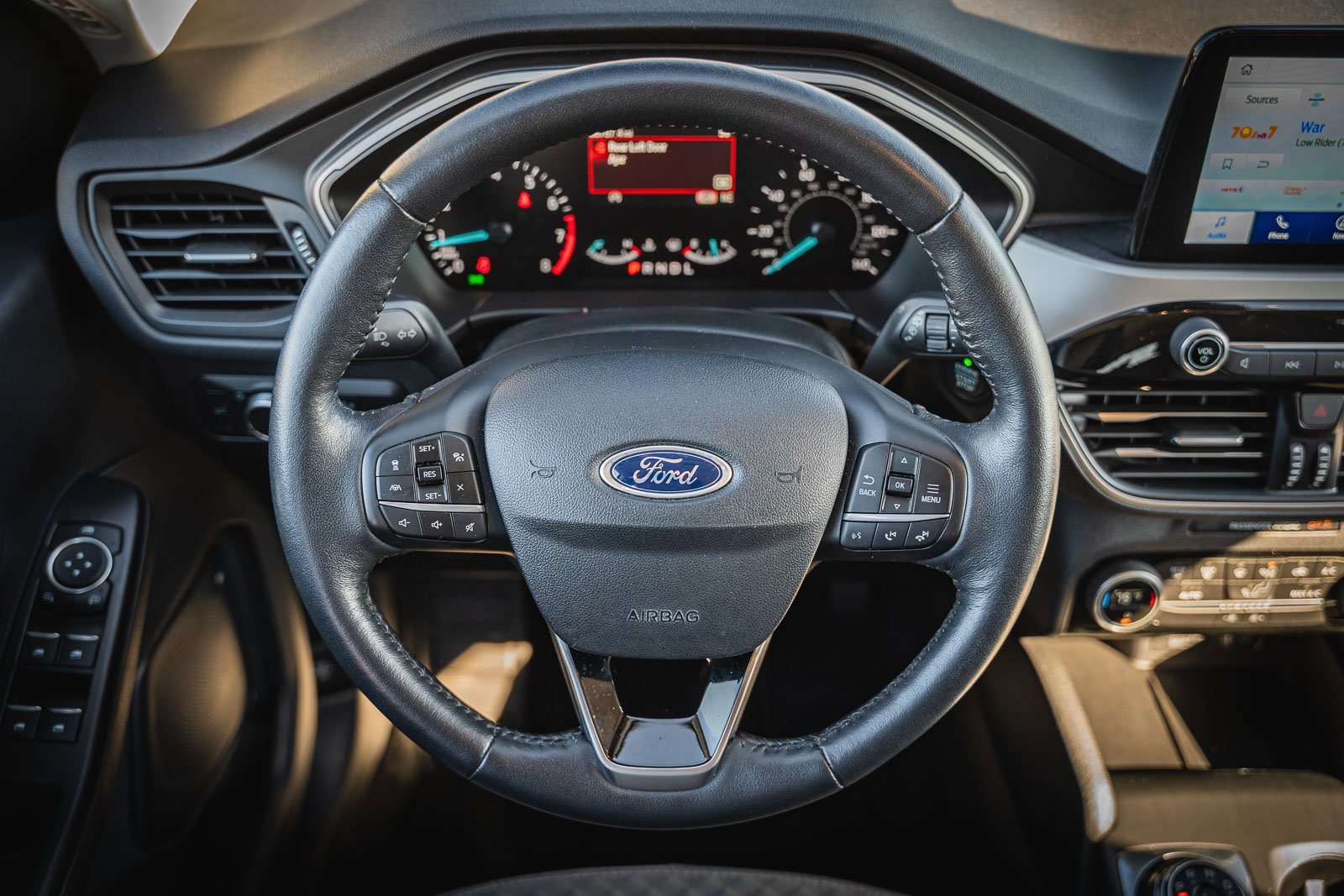 Certified 2021 Ford Escape SE w/ SE Sport Appearance Package image 23