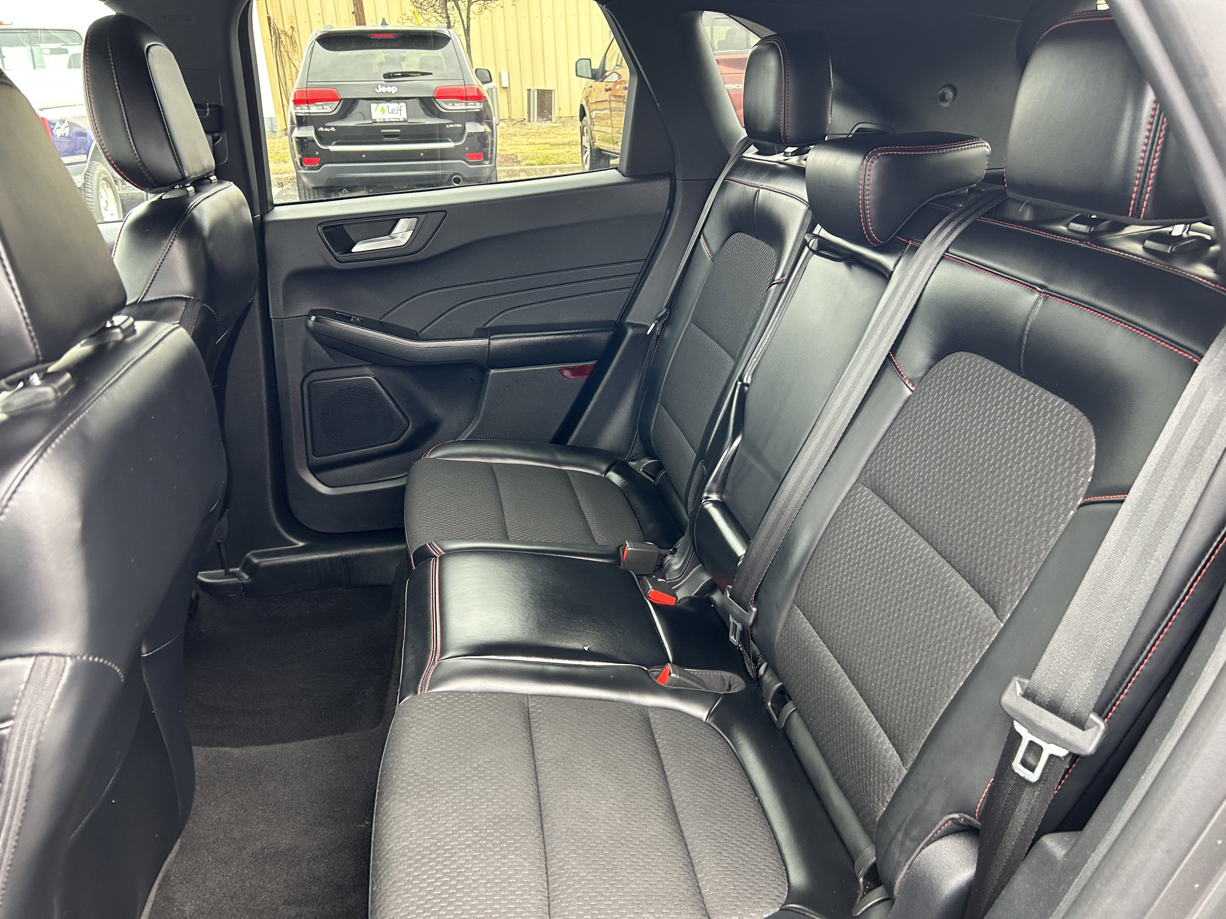 Certified 2025 Ford Escape ST-Line image 27