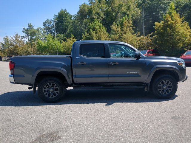 Used 2022 Toyota Tacoma SR5 AWD/4WD image 3