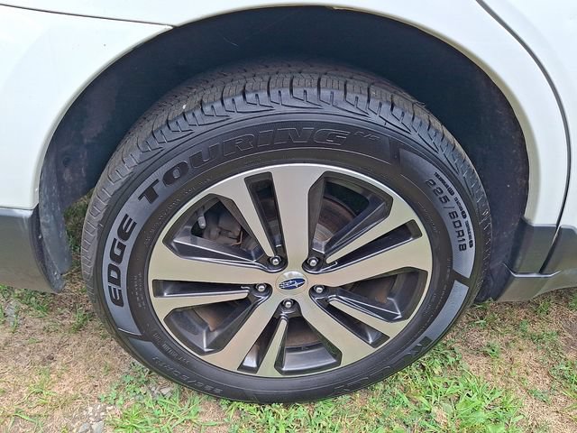 Used 2018 Subaru Outback 2.5i Limited AWD/4WD image 9