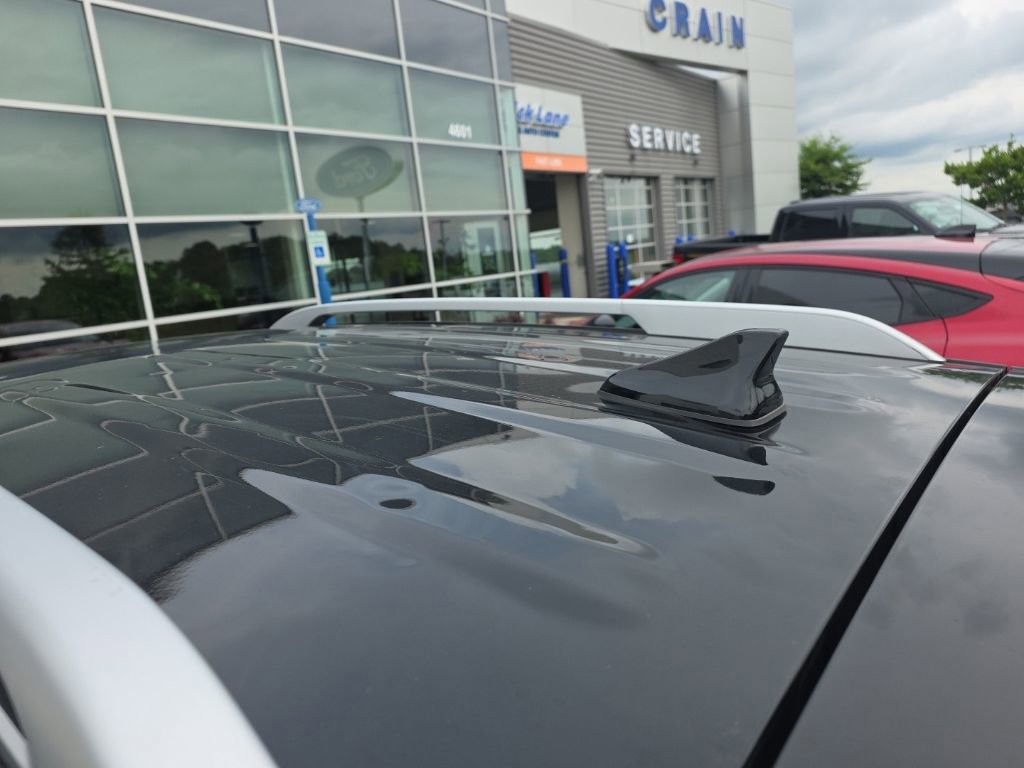 Used 2022 Hyundai Venue Limited w/ Cargo Package FWD image 11