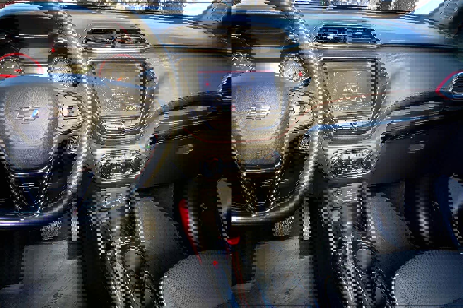 Used 2023 Chevrolet TrailBlazer RS w/ Sun and Liftgate Package image 6