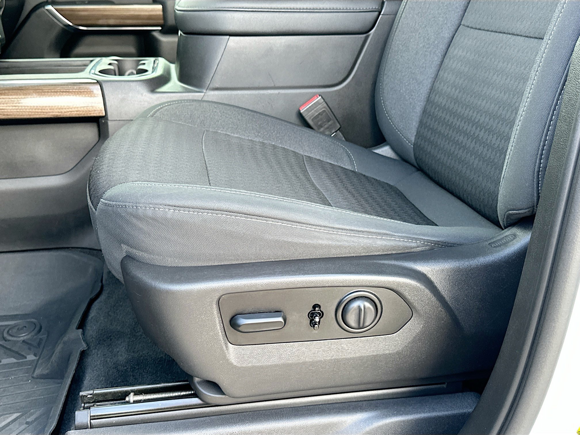 Used 2021 Chevrolet Silverado 1500 LT Trail Boss w/ Bed Protection Package AWD/4WD image 18