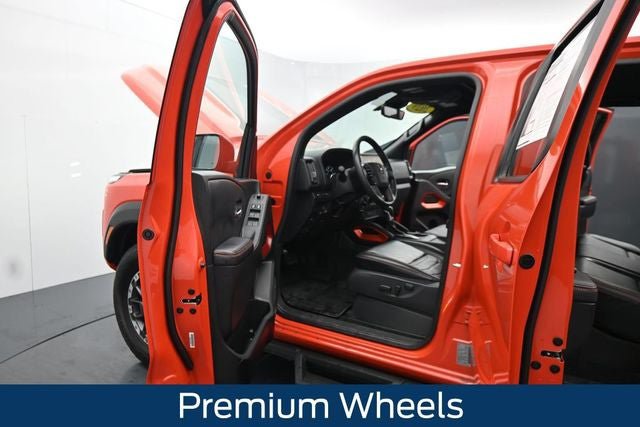 Used 2025 Nissan Frontier PRO-4X w/ Pro Premium Package AWD/4WD image 17