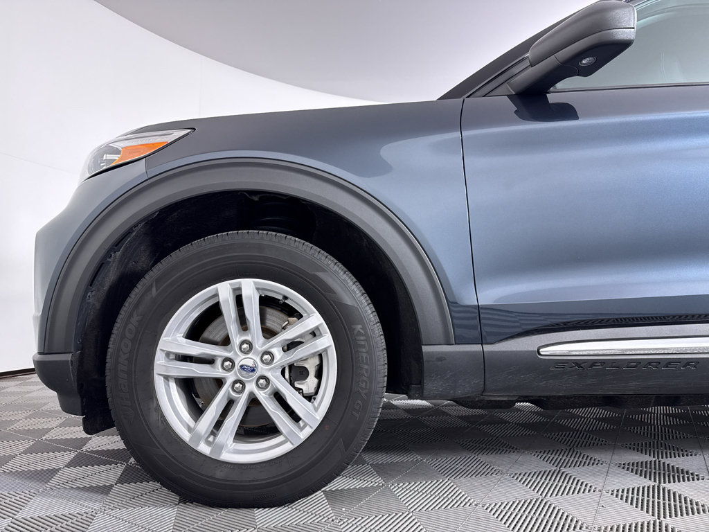 Certified 2024 Ford Explorer XLT w/ Equipment Group 202A AWD/4WD image 18