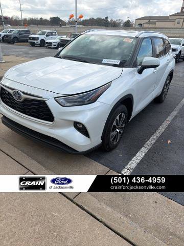 Used 2024 Toyota Highlander XLE