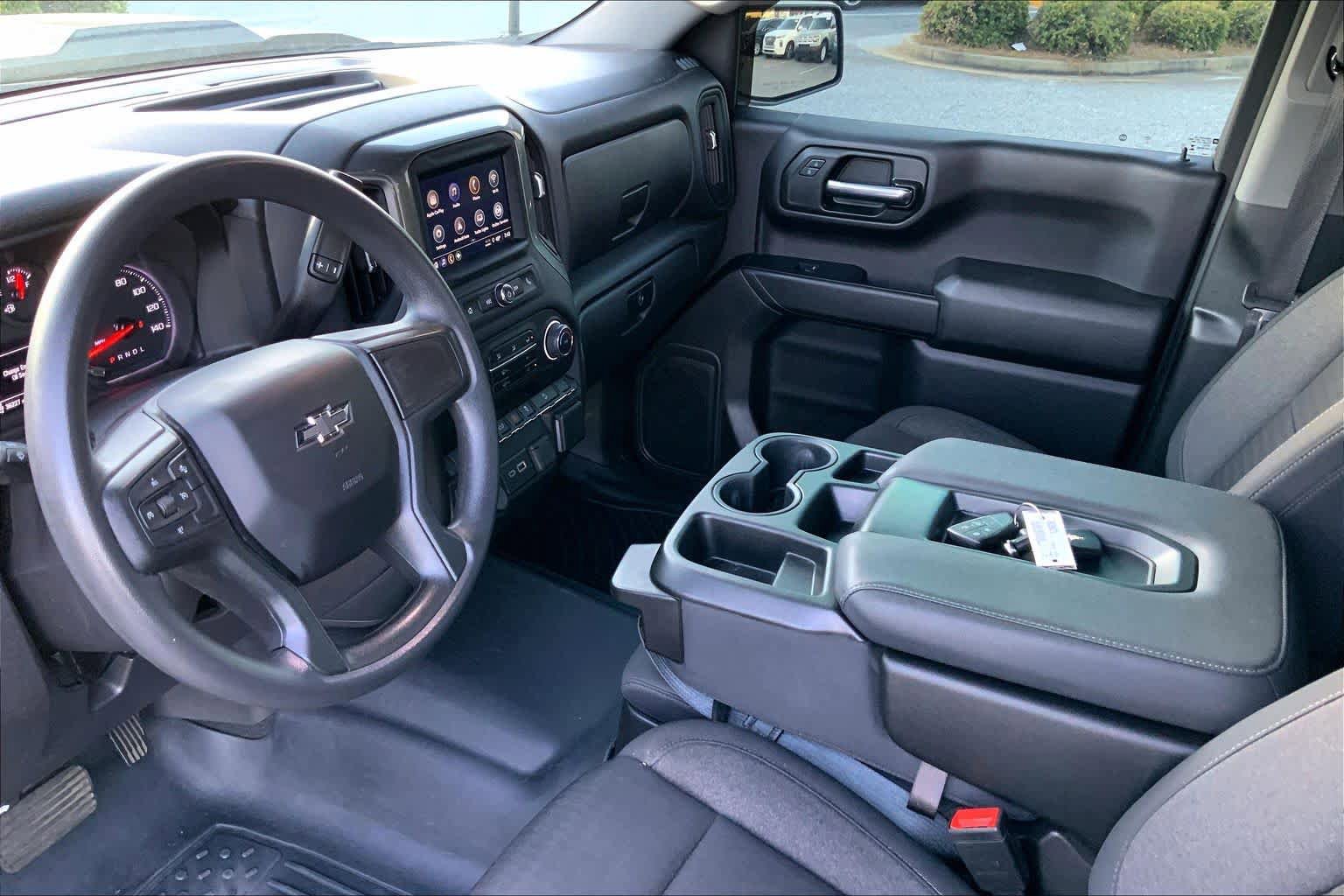 Used 2024 Chevrolet Silverado 1500 Custom Trail Boss w/ Dark Appearance Package AWD/4WD image 15