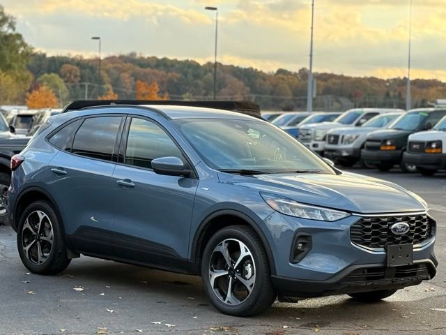 Certified 2025 Ford Escape ST-Line Elite image 12