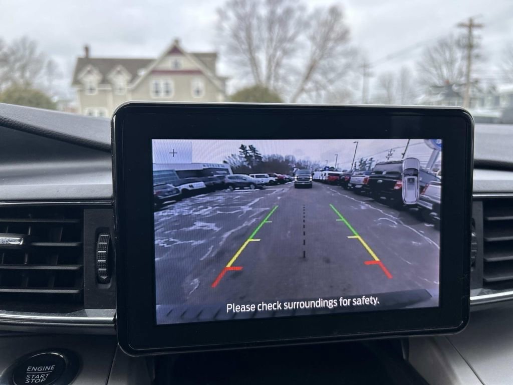 Certified 2022 Ford Explorer XLT w/ Equipment Group 202A image 30