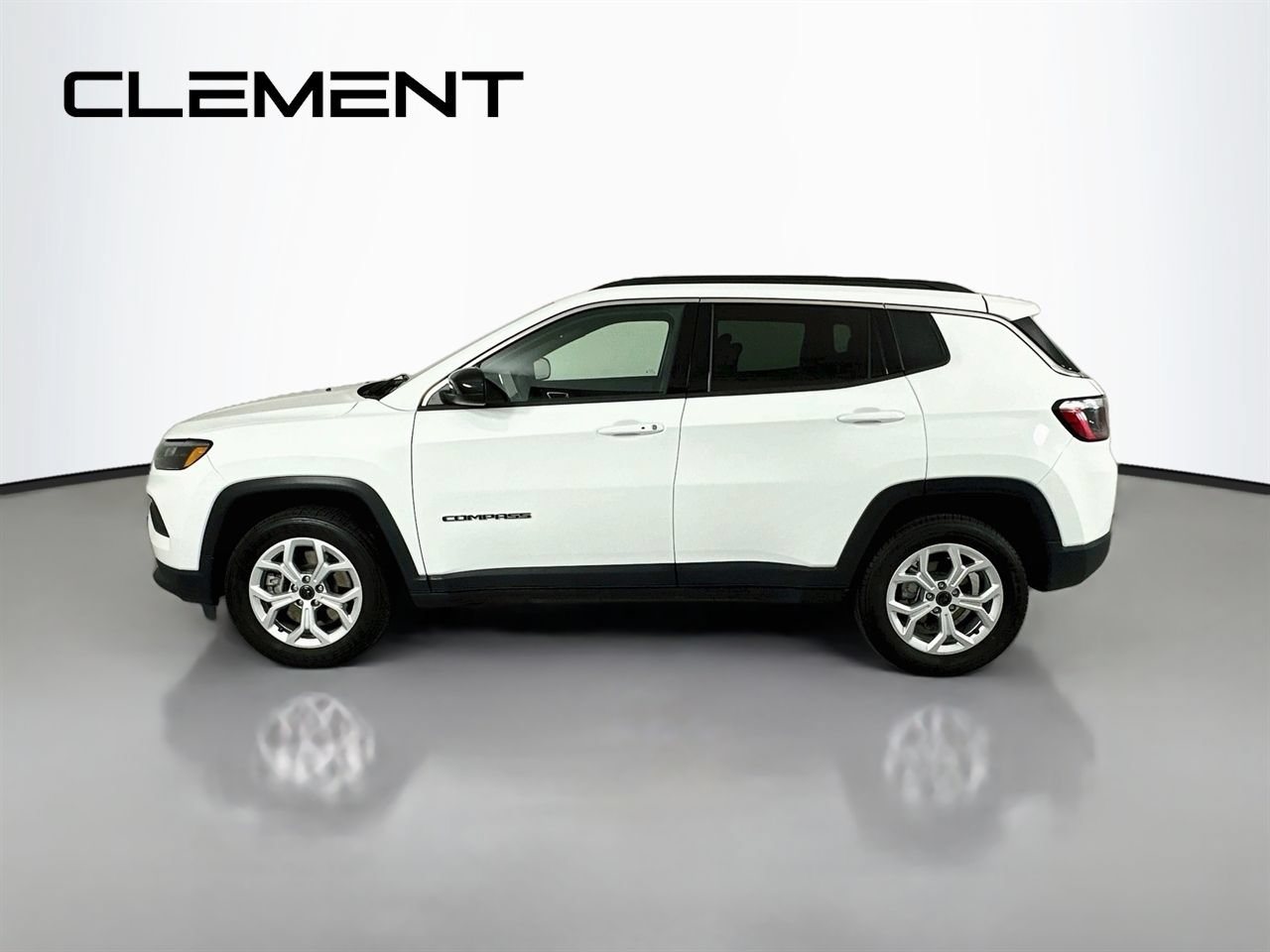 Used 2025 Jeep Compass Latitude AWD/4WD image 6