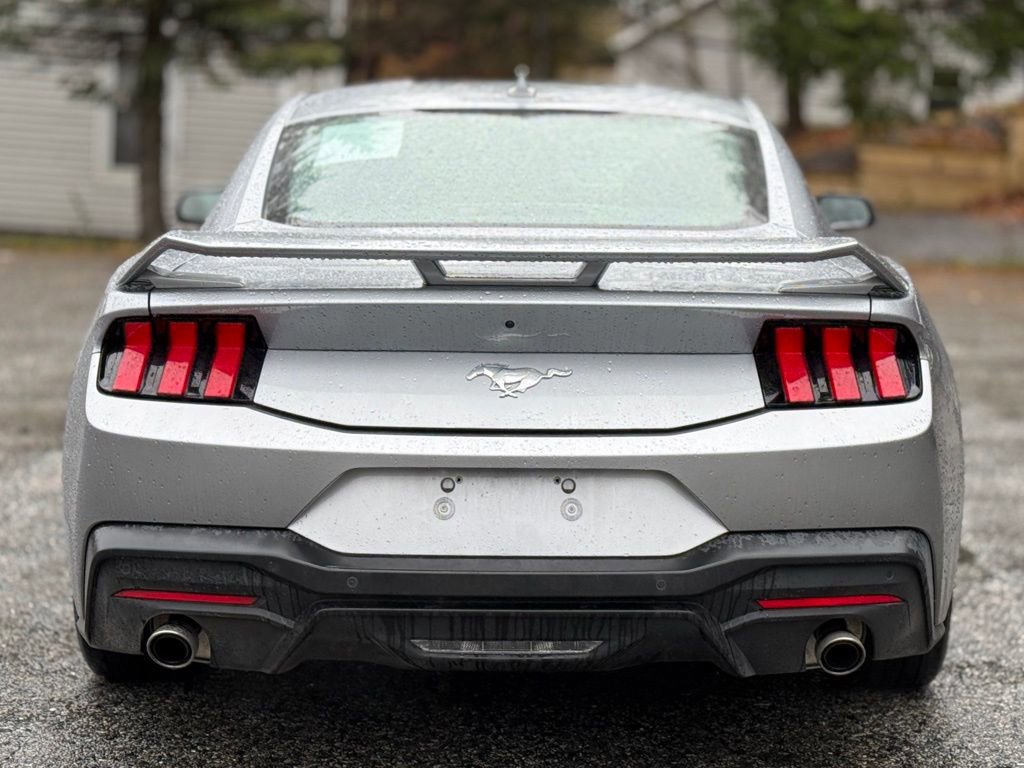 Certified 2024 Ford Mustang Coupe image 3