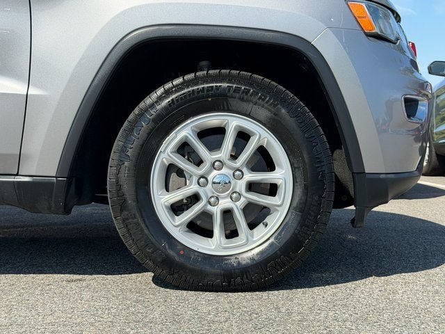 Used 2019 Jeep Grand Cherokee Laredo AWD/4WD image 27