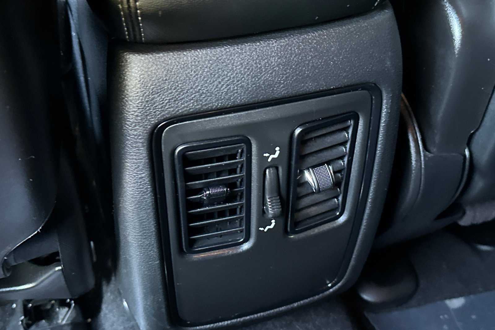 Used 2023 Dodge Durango SXT Launch Edition RWD image 42