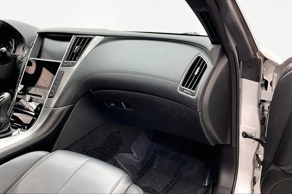 Used 2019 INFINITI Q60 3.0t Luxe w/ Essential Package image 17