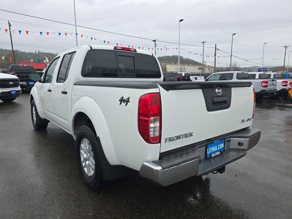 Used 2017 Nissan Frontier SV image 3