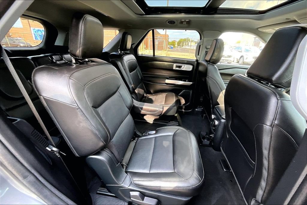 Certified 2023 Ford Explorer Limited w/ Limited Technology Package AWD/4WD image 26