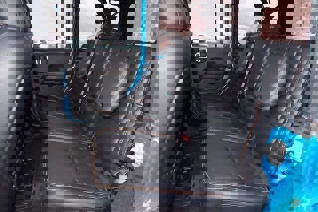 Used 2024 Jeep Wrangler Unlimited Sahara w/ Technology Group image 18