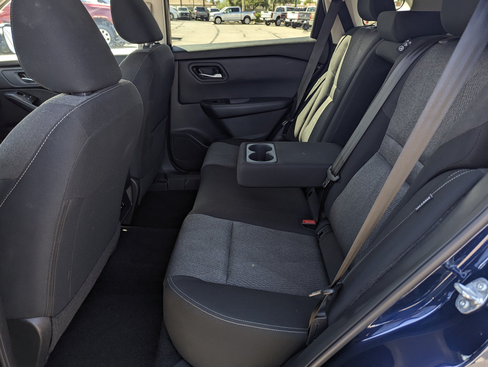 Used 2025 Nissan Rogue SV AWD/4WD image 8