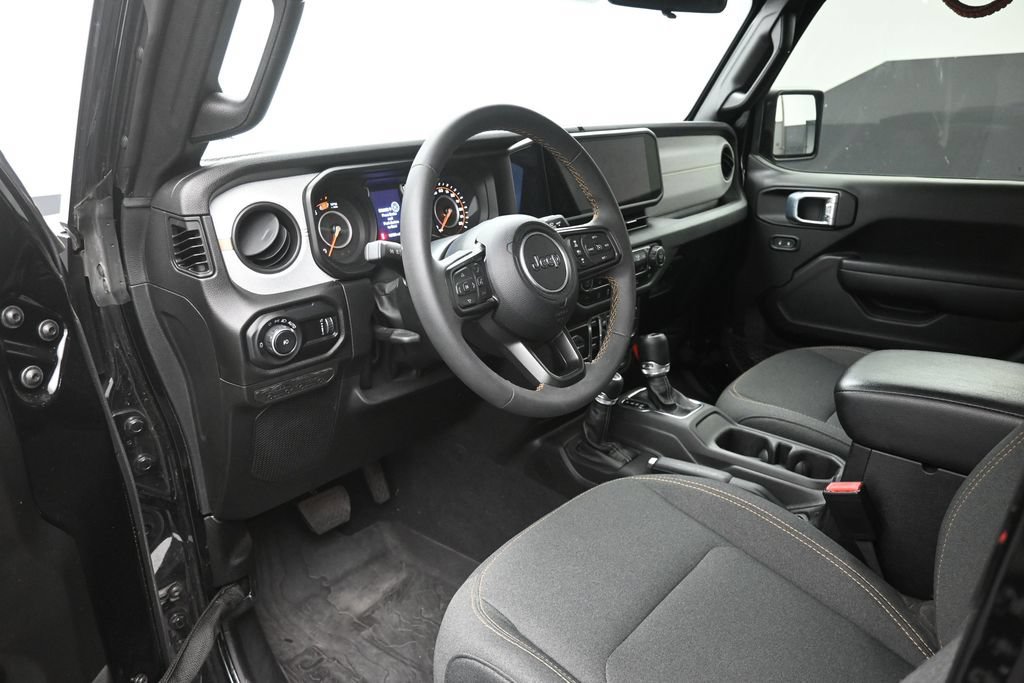 Used 2024 Jeep Wrangler Unlimited Sport AWD/4WD image 19