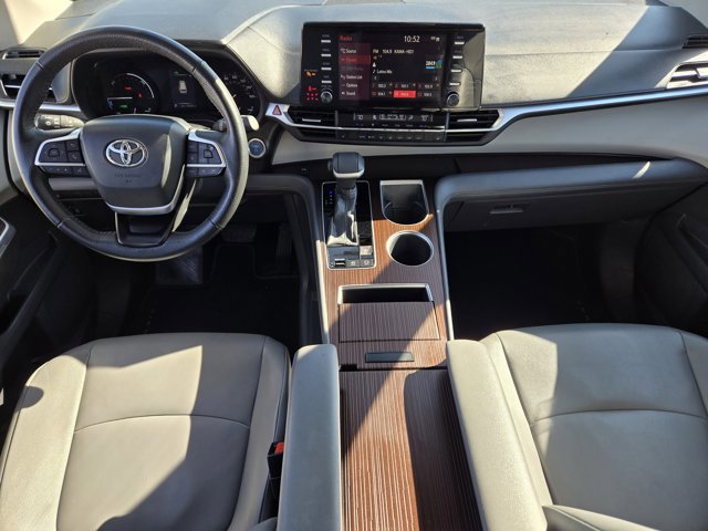 Used 2022 Toyota Sienna XLE image 24