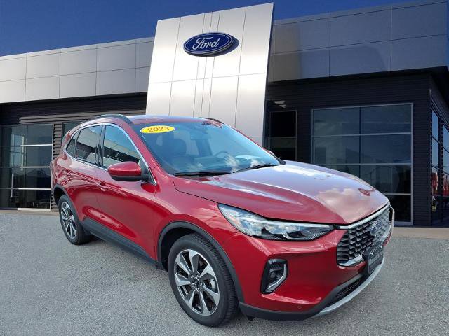 Certified 2023 Ford Escape Platinum AWD/4WD image 1