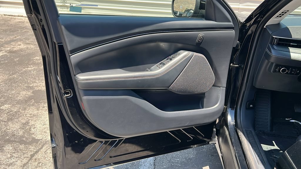 Certified 2025 Ford Mustang Mach-E Select RWD image 10
