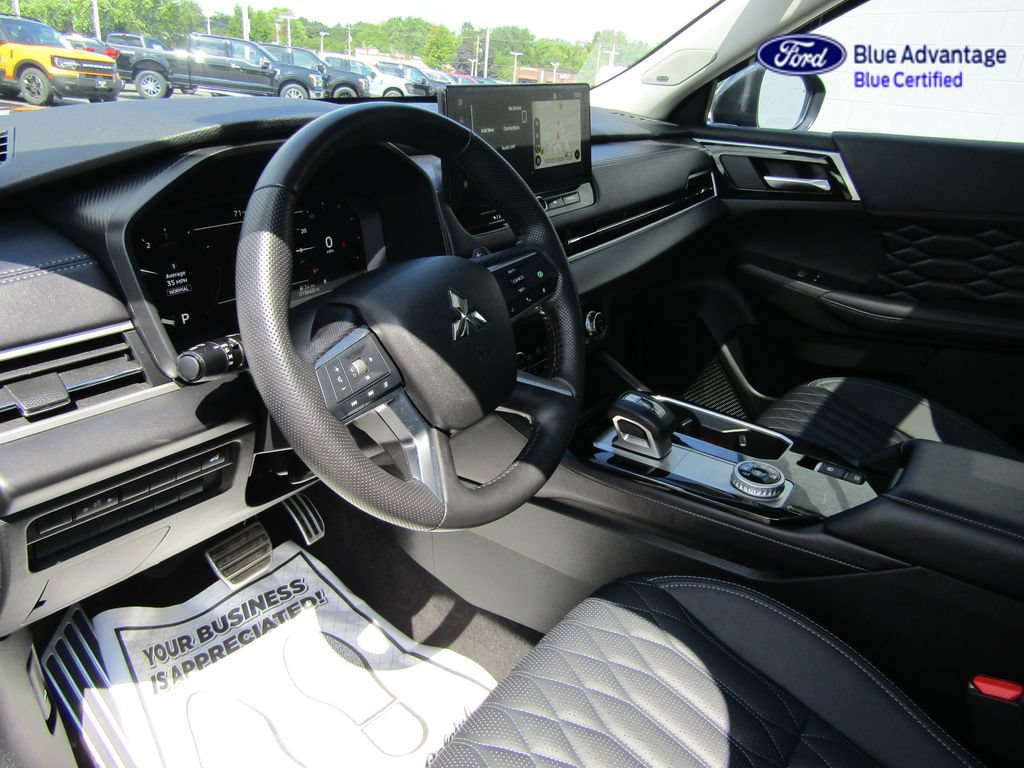 Used 2025 Mitsubishi Outlander SEL AWD/4WD image 14