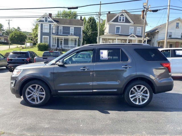 Certified 2017 Ford Explorer XLT w/ Equipment Group 201A AWD/4WD image 1