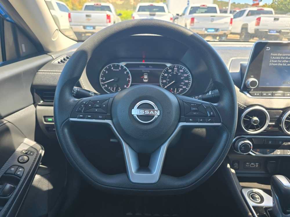 Used 2024 Nissan Sentra SV FWD image 11