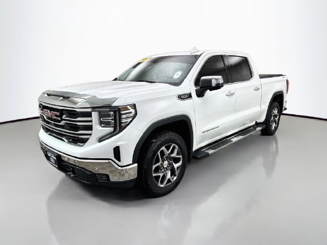 Used 2022 GMC Sierra 1500 SLT w/ SLT Premium Package AWD/4WD image 3