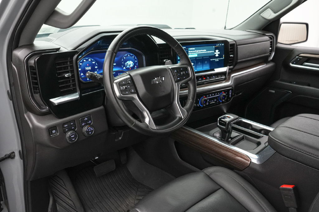 Used 2024 Chevrolet Silverado 1500 LT Trail Boss w/ Convenience Package II AWD/4WD image 13