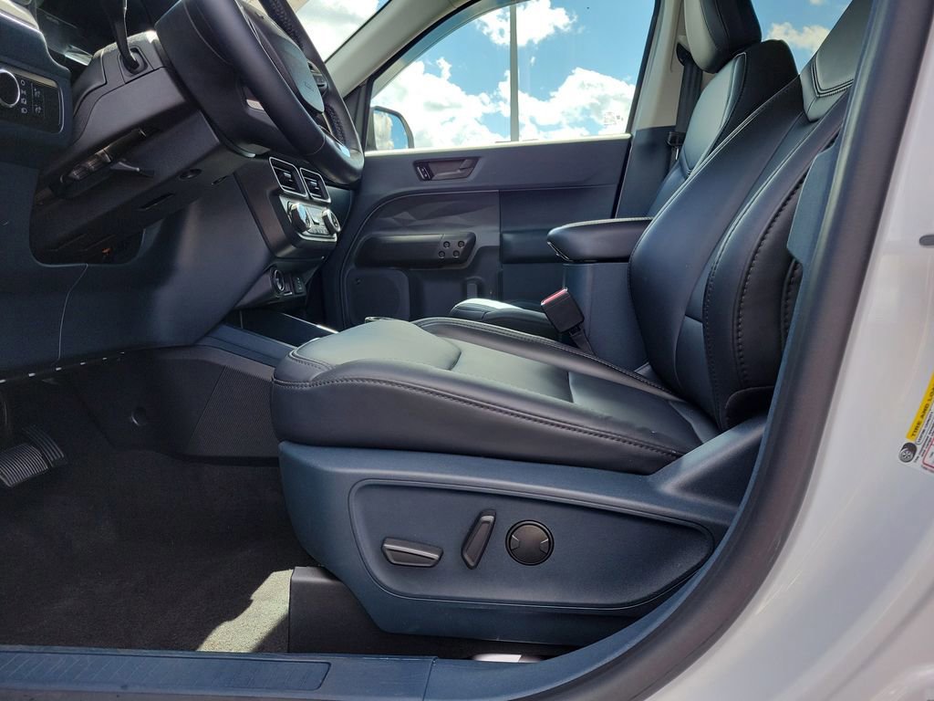 Certified 2024 Ford Maverick Lariat w/ Black Appearance Package image 19