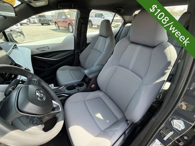 Used 2025 Toyota Corolla SE FWD image 12