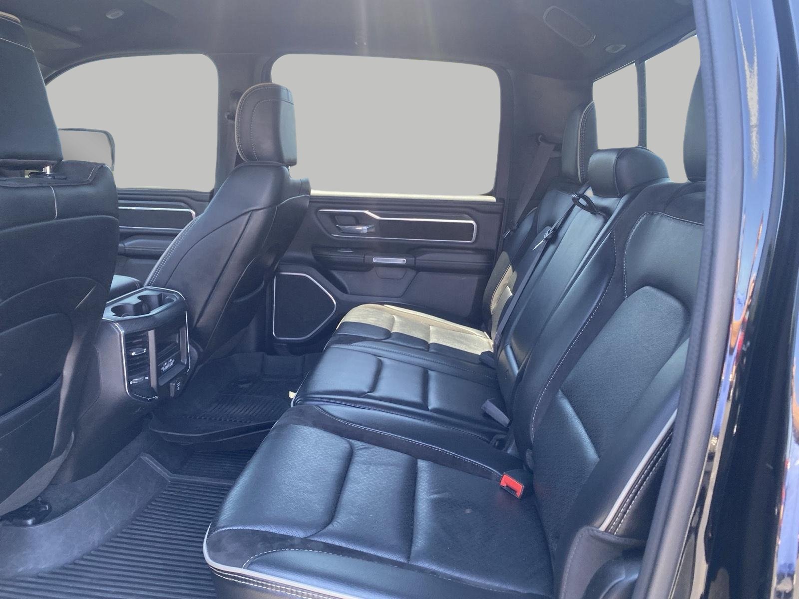 Used 2023 RAM 1500 Laramie AWD/4WD image 7