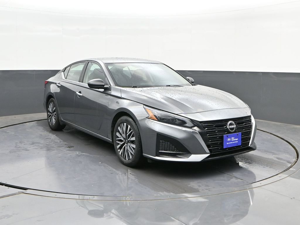 Used 2025 Nissan Altima 2.5 SV FWD image 21
