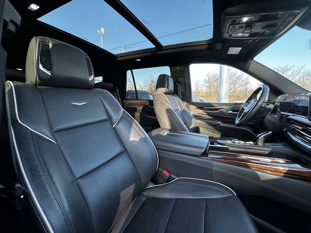 Used 2022 Cadillac Escalade Premium Luxury image 36