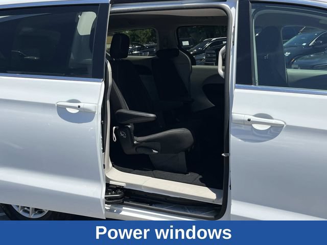 Used 2023 Chrysler Voyager LX FWD image 25