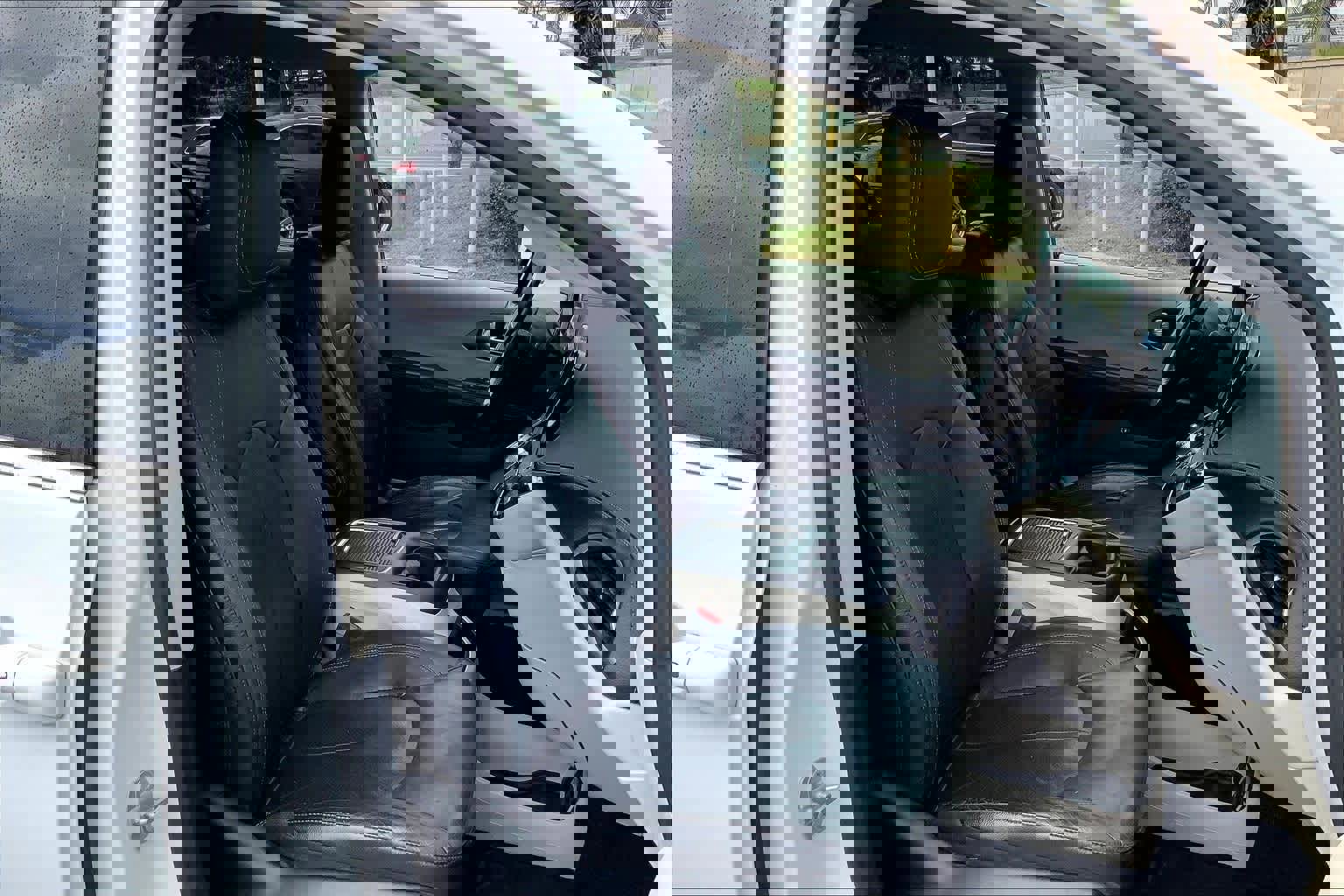 Used 2021 Chrysler Pacifica Touring-L image 15