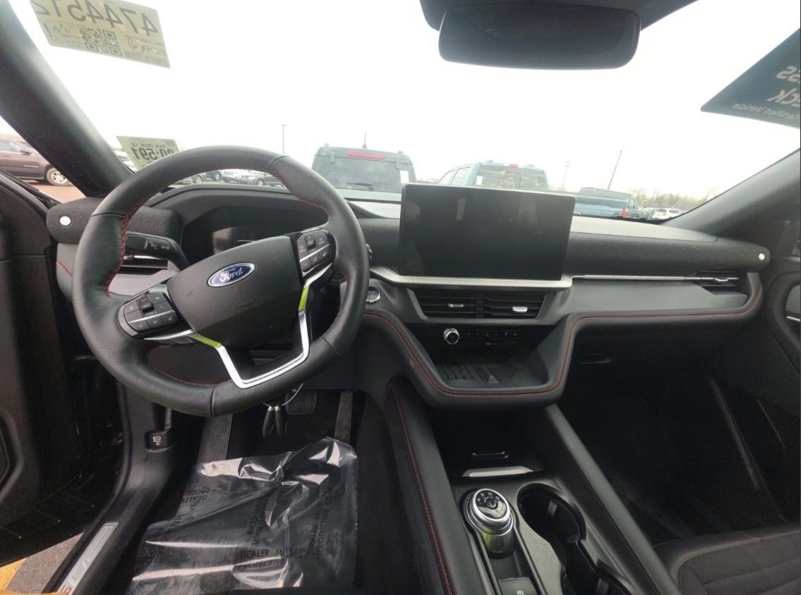 Certified 2025 Ford Explorer ST-Line w/ Premium Package AWD/4WD image 9