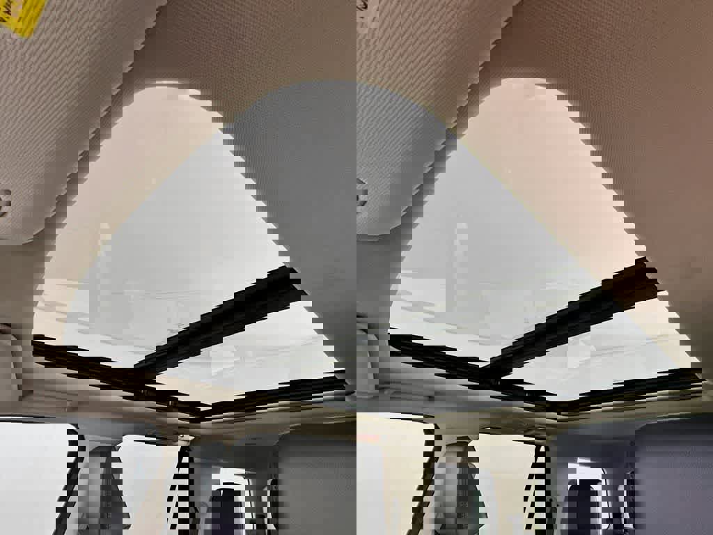 Certified 2024 Ford Expedition XLT image 32