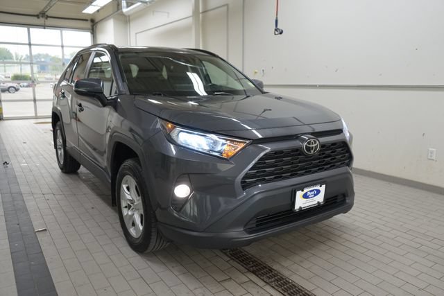 Used 2020 Toyota RAV4 XLE w/ Convenience Package AWD/4WD image 16