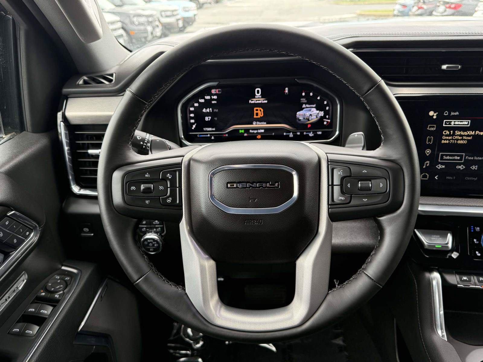 Used 2025 GMC Sierra 1500 Denali w/ Denali Reserve Package AWD/4WD image 12