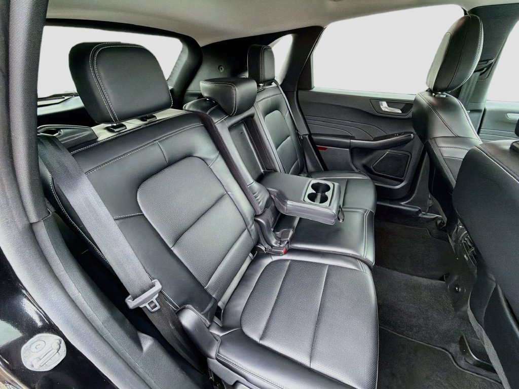 Certified 2025 Ford Escape Platinum AWD/4WD image 28