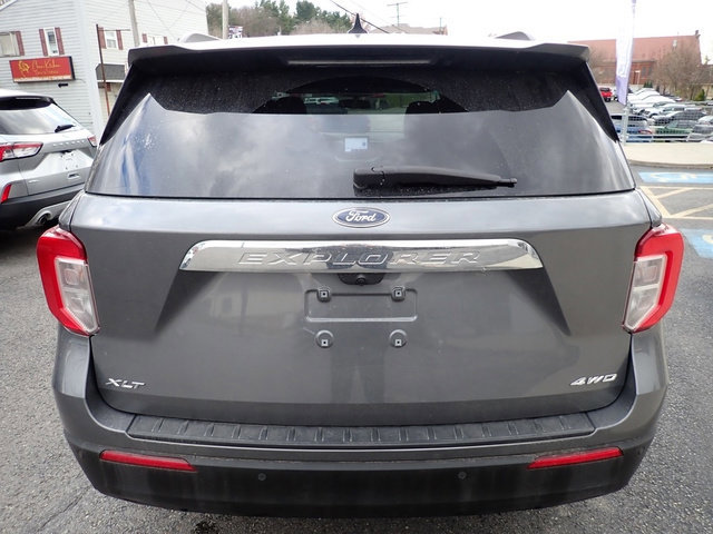 Certified 2022 Ford Explorer XLT image 4