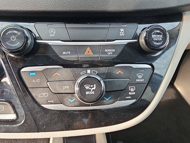 Used 2024 Chrysler Voyager LX FWD image 24